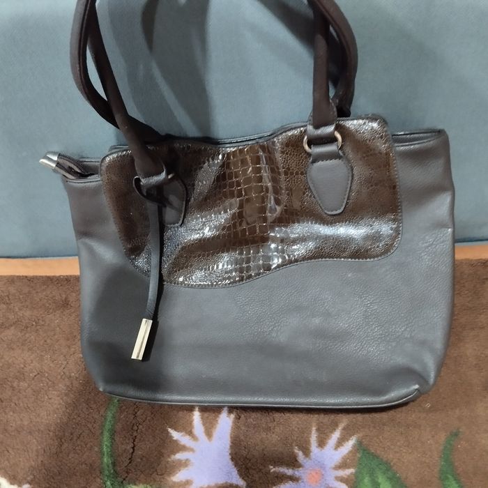 Продам женскую сумку