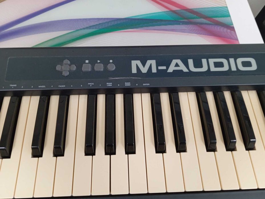 Продавам MIDI клавиатура M-Audio Keystation 88