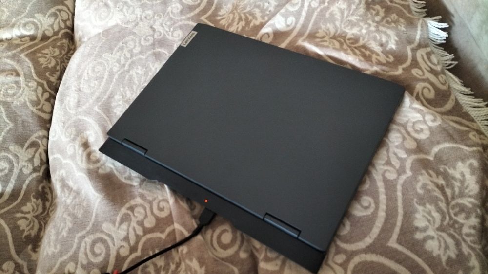 Игровой ноутбук Lenovo