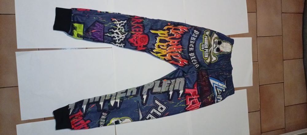 Gucci Екип Екипи и Шапки