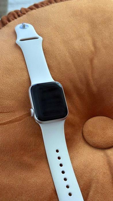 Apple Watch SE 3 40mm GPS Starlight – impecabil, cu cutie