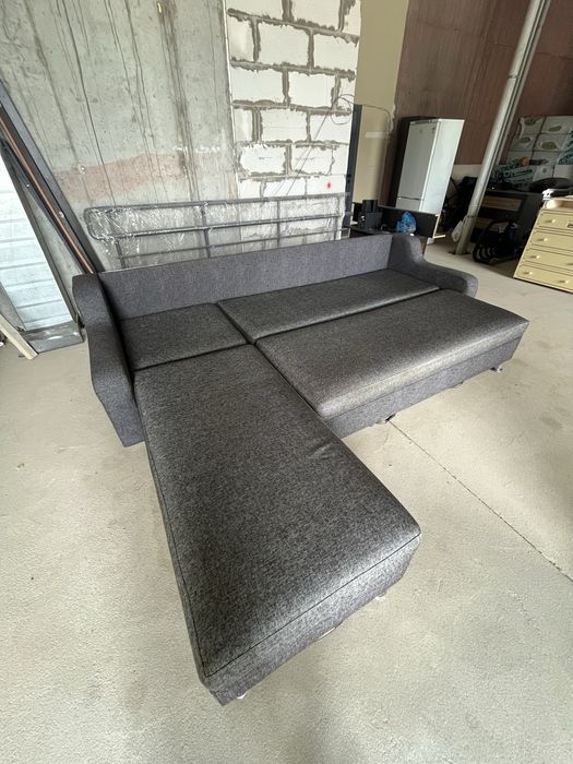 Продам диван в хорошем состоянии.