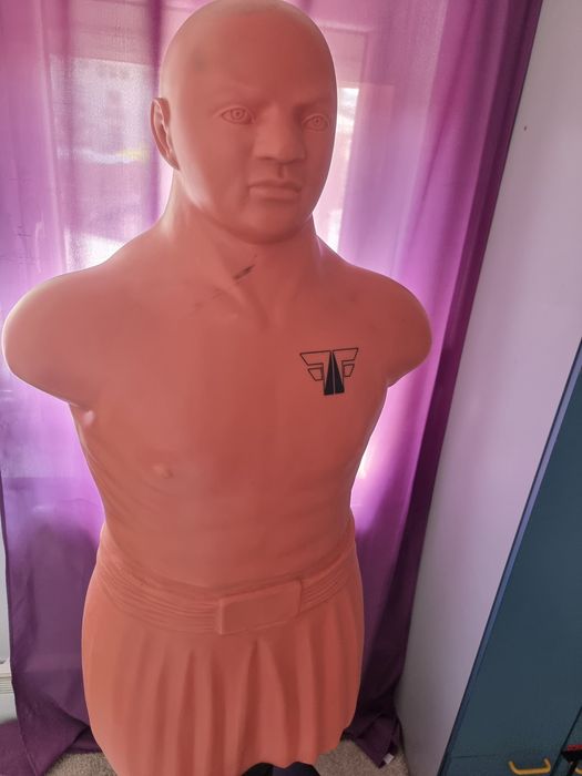 Manechin box ca si nou