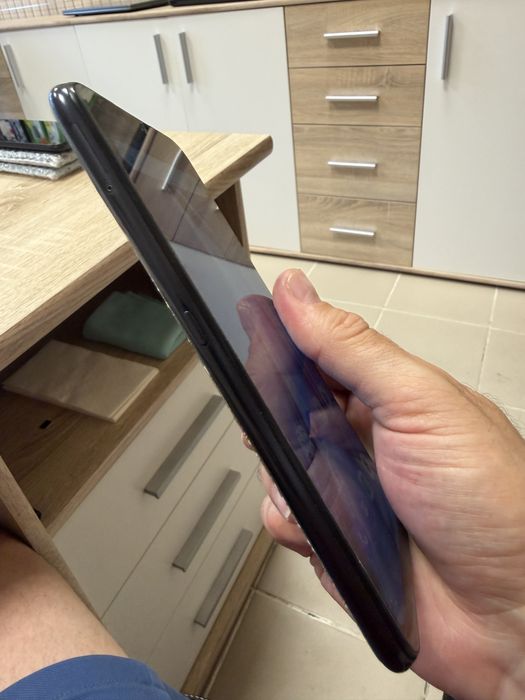 Umidigy A9 3/64 - отличен