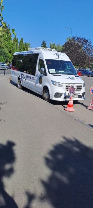 Prestari servicii transport salariati persoane inchiriere microbuz