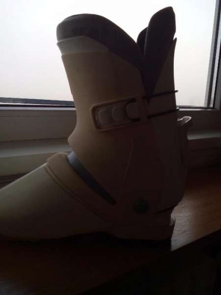 Ски, обувки, щеки, държачи за ски и щеки