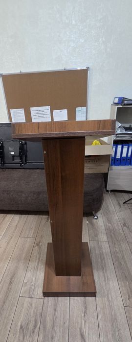 Продам трибуну для офис или ресторан