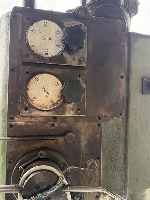 Настолна бормашина с менгеме