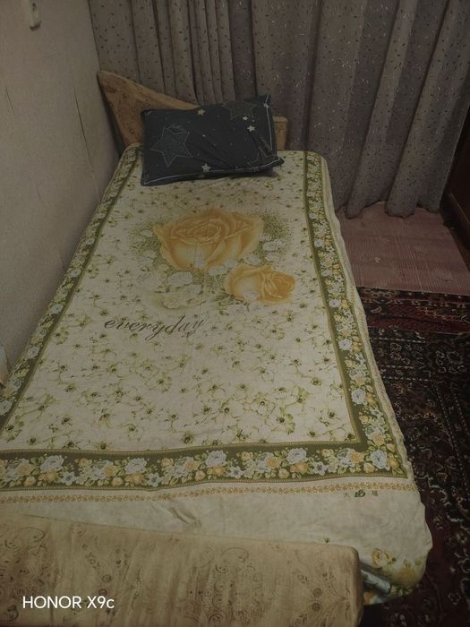 Divan yotadgan otradgan qisa boladi