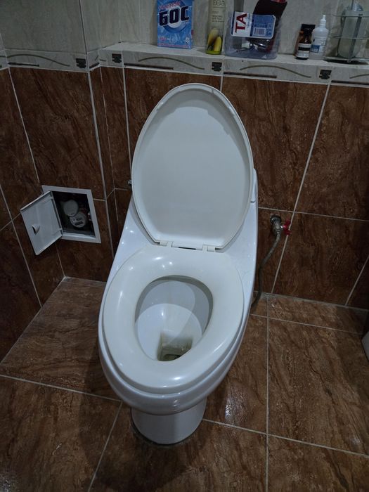 Продам унитазы б/у