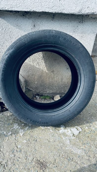 Vand 2 anvelope Davanti Wintoura