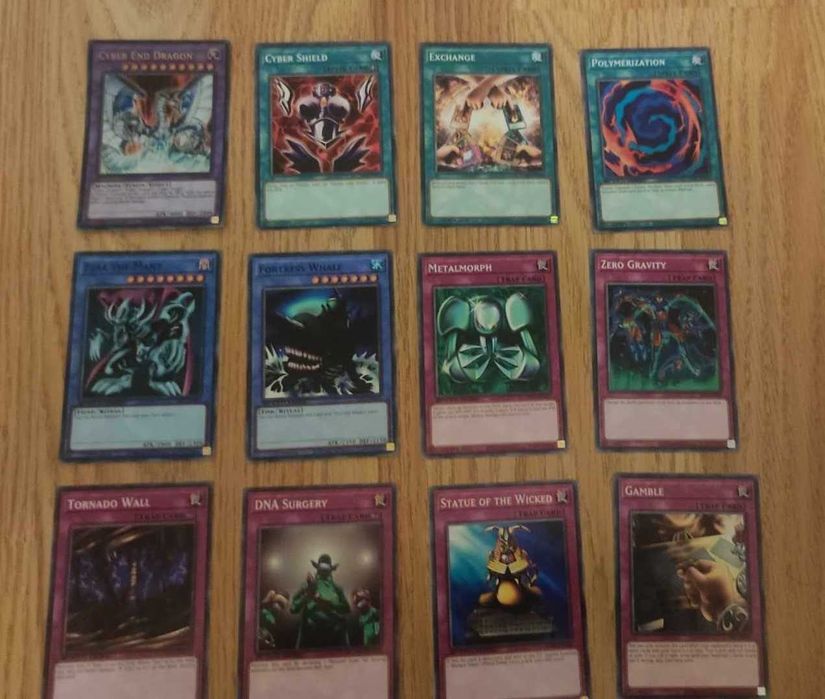 Продавам оригинални old school Yu Gi Oh карти