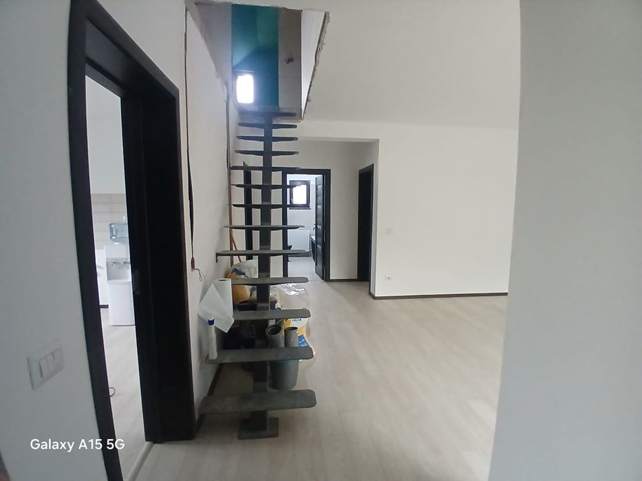 Propietar vand casa 3 camere in Hemeiusi
