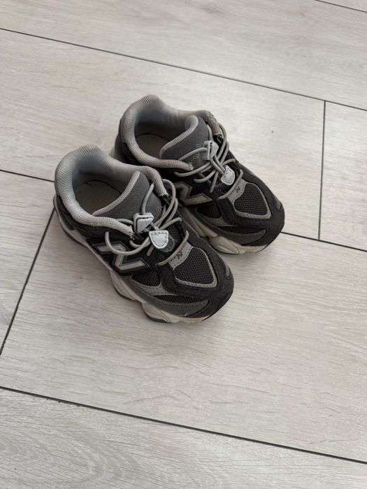 Детски оригинални маратонки new balance 26 номер на цена 45€.