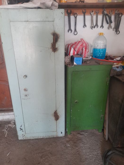 Продам два сейфа