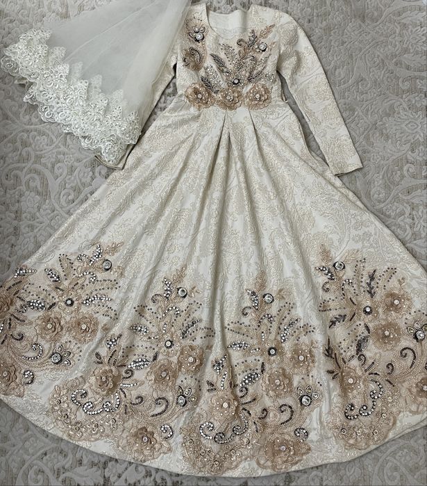 Вечерная платия,келин куелак бир бор туеда киеилгае