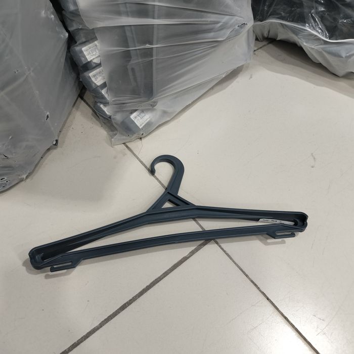 Вешалки для одежды