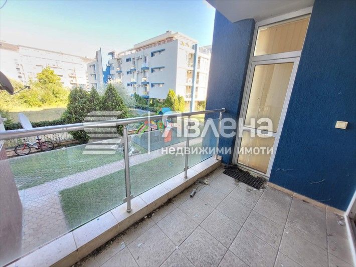 Тристаен апартамент в Слънчев  Бряг район Какао Бийч.