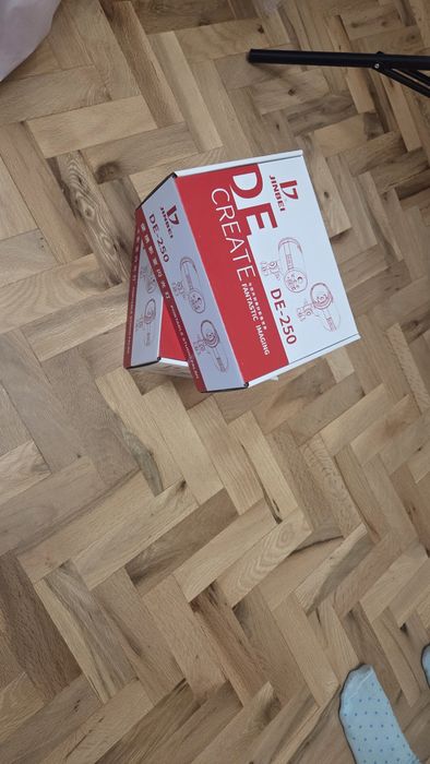 Студиен прожектор,стойка и софтбокс 2 броя