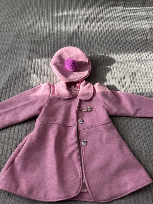 Продам комбинезон и пальто