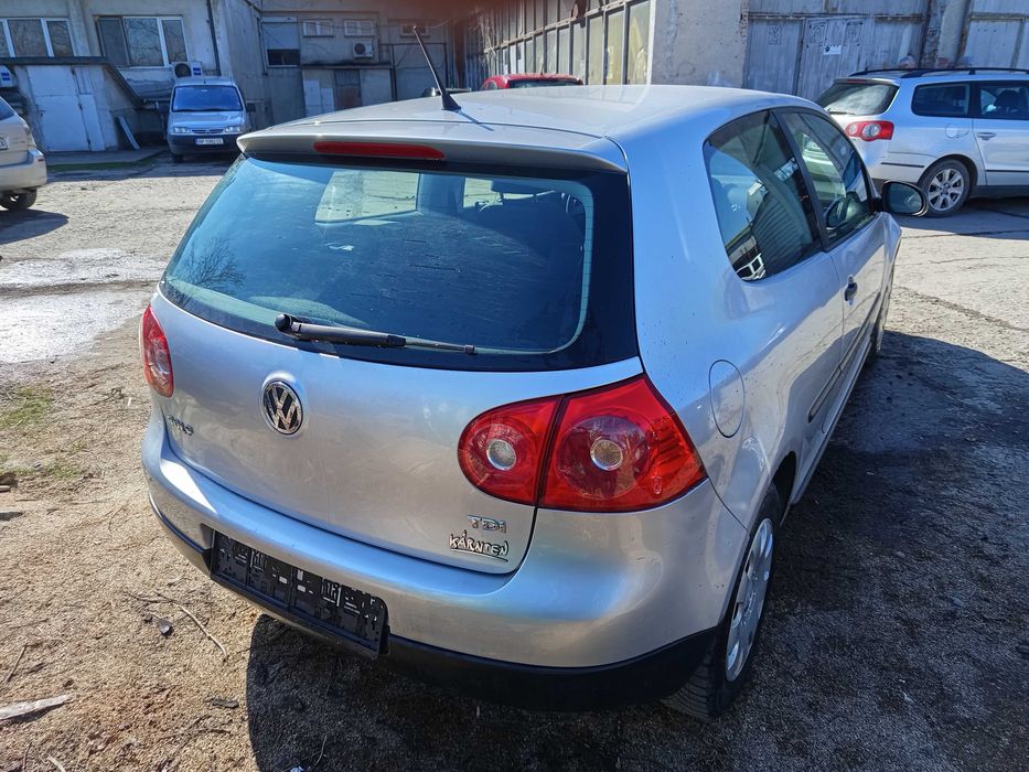 Продавам голф5 1,9 тди 90 к.с. нов внос в топ състояние.