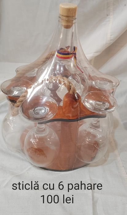 Suport cu sticlă și pahare