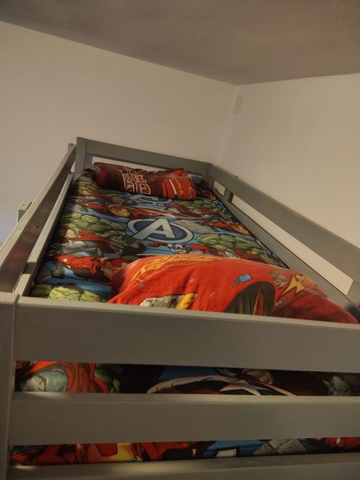 Pat supraetajat Ikea cu saltele și toper dormea inclus
