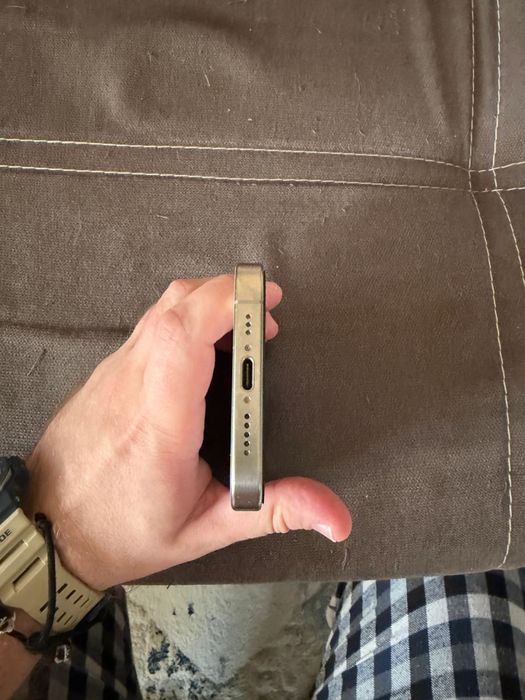 Обменяю iphone 15 pro 128 gb акб 89% идеал