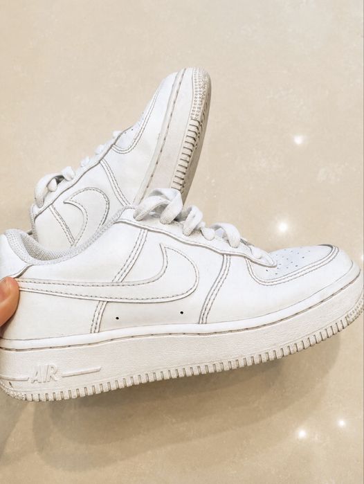 Nike Air White.