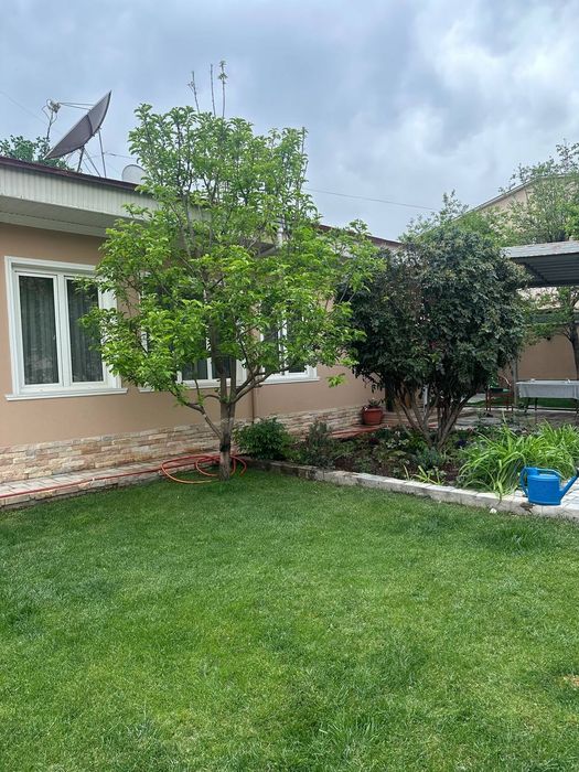 Продаётся участок 4 сот 4 комнаты Мирзо-Улугбекский район ул М. Ганди