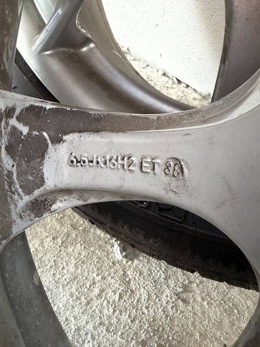 Jante aluminiu cu anvelope de vara