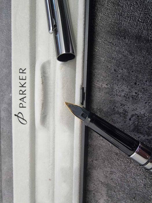 Ручка Parker, позолоченное перо