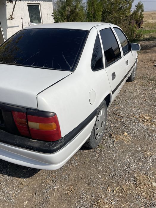 Opel vectra 1.8 обём 8 клапан