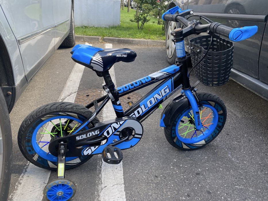 Vand bicicleta copii cu roti ajutatoare