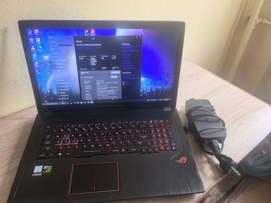Leptop Asus model:GL 753V i7 7700HQ 17,3 ing 16gr