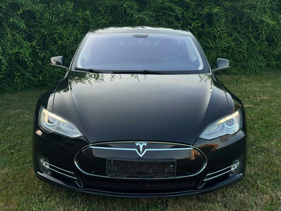 TESLA Model S 2014 — imagine 2