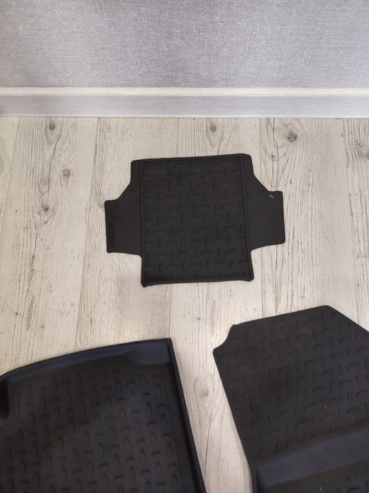 Продам полики за 30000 торг