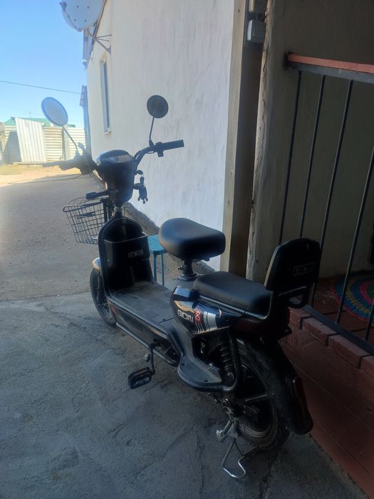 Продаётся Электроскутер SK8