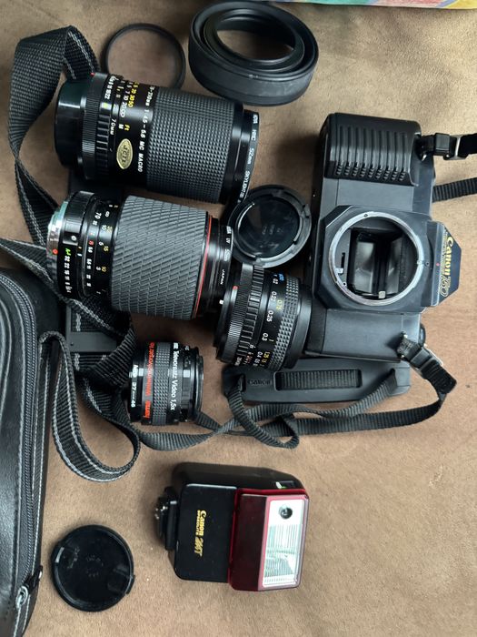 Vintege Canon T50 35mm SLR Film Camera