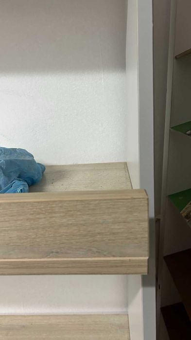 Продавам стелажи /рафт/етажерка