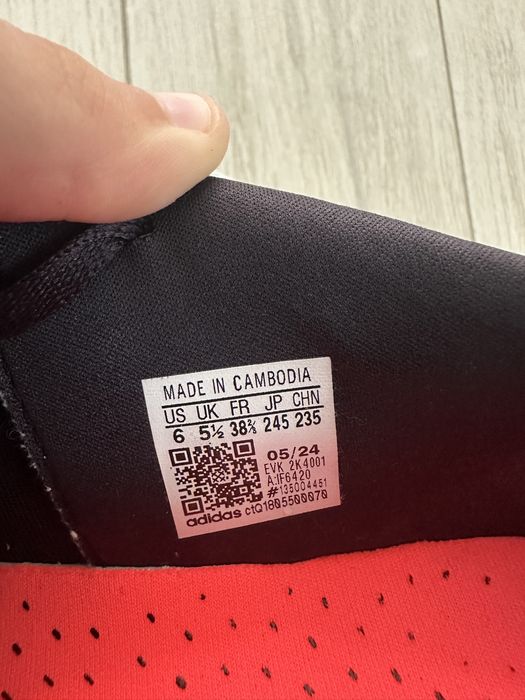 Ghete de fotbal adidas predator