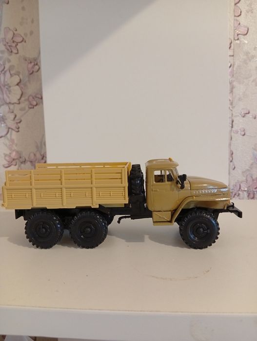 Модель Урал в масштабе 1/43.