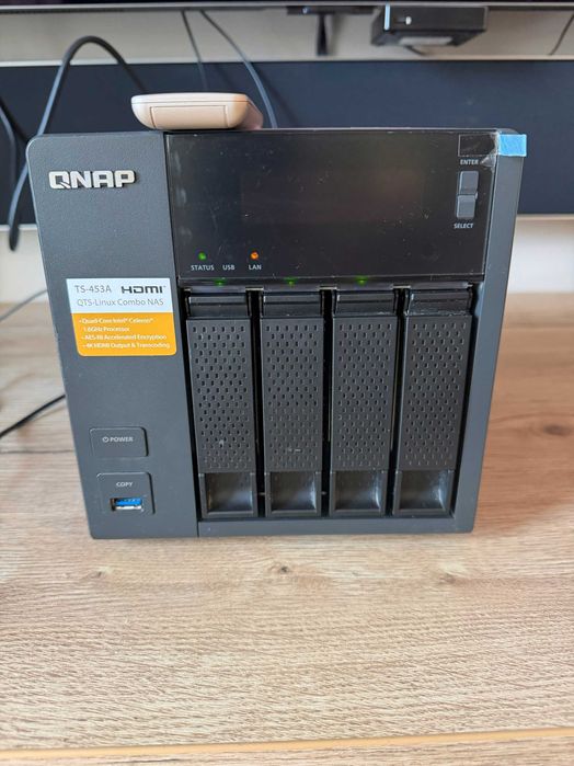 Продавам NAS QNAP TS-453A с 24TB дискове
