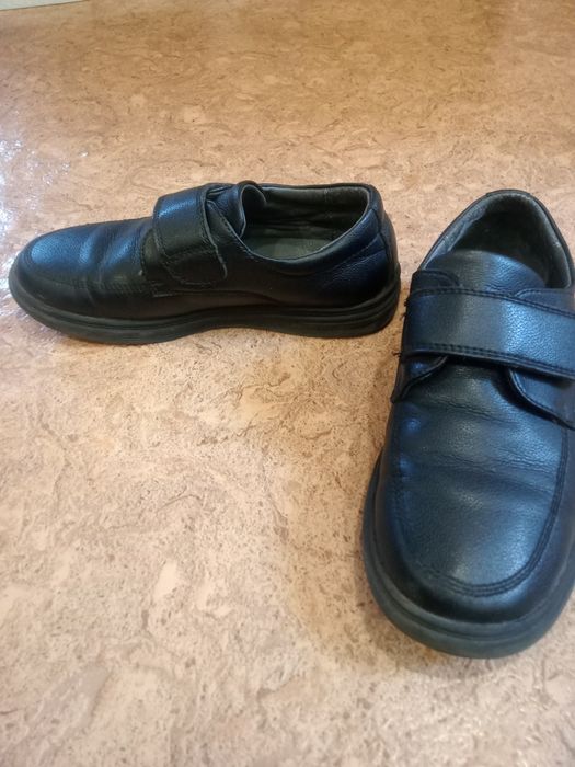 Продам детские туфли