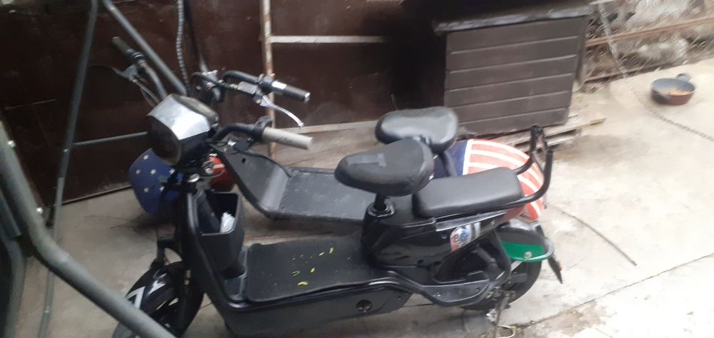 Scuter e   electric e  cauciucuri noi..!