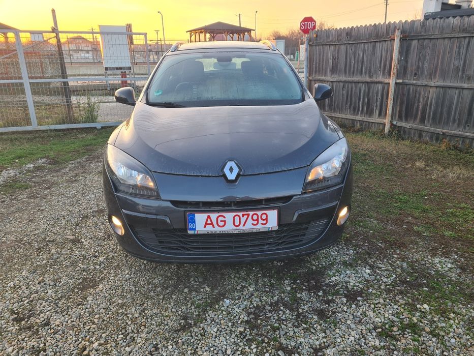 Renault Megane-1.5 dci 110 cp-an 2012-euro 5-panorama-nr rosii