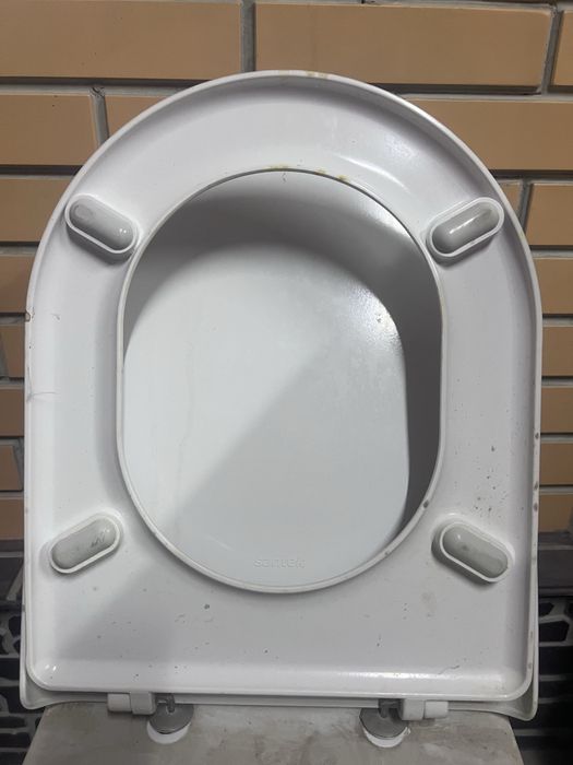 Продам крышку для унитаза