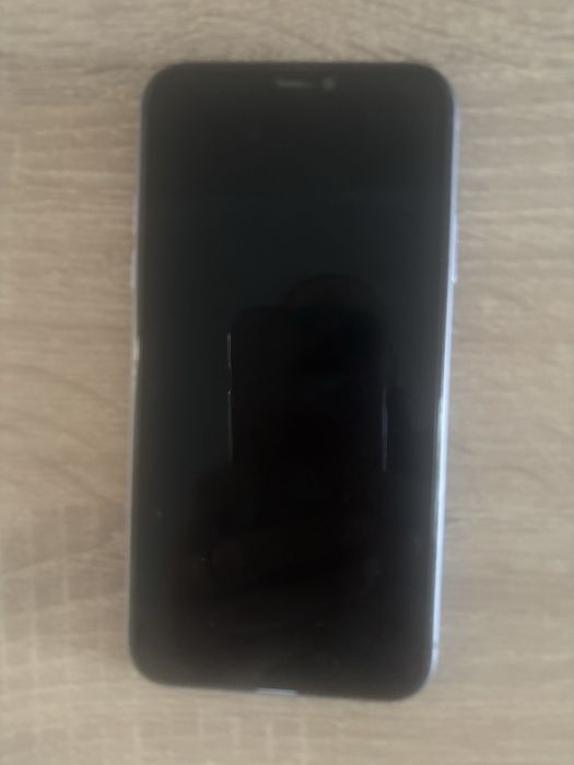 Iphone 11 mov 256 GB, în stare impecabilă, are folie de sticlă, 4 huse