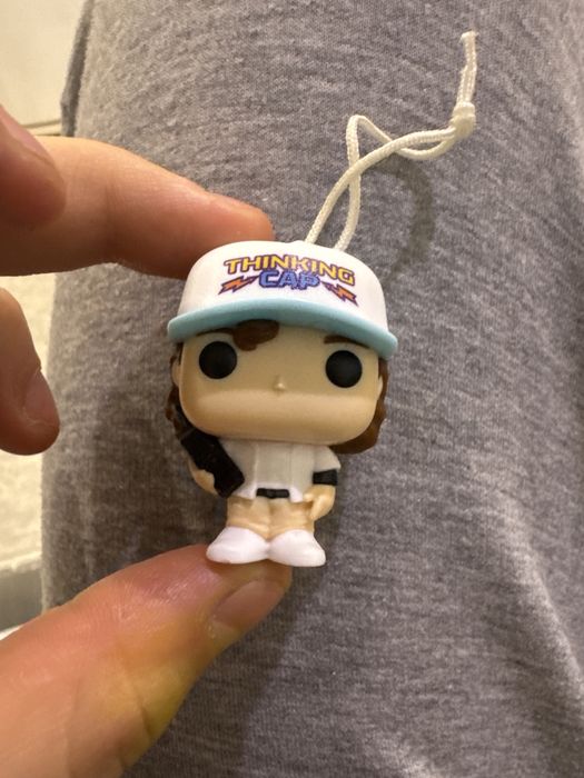 Игрушка осд «Дастин» обычный