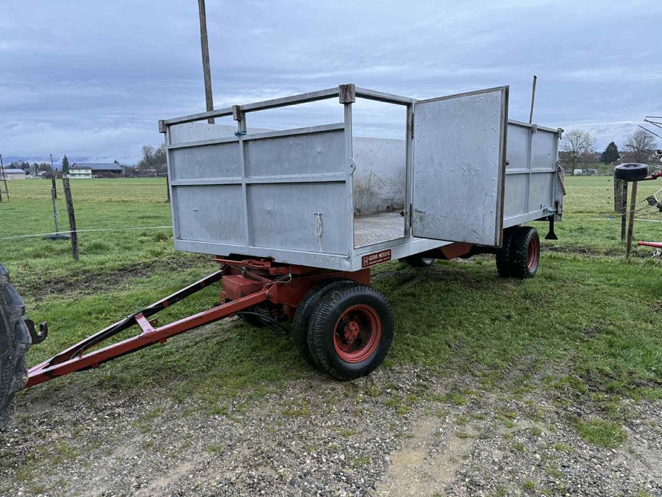 Remorca basculabila spre spate  8 tone